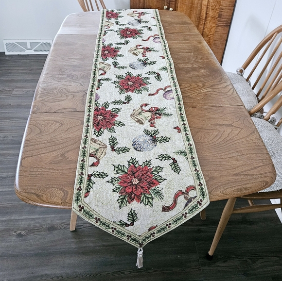 Christmas Holiday Lined Tablerunner with Tassle Ends Poinsettias Jingle Bells Or - Picture 16 of 16